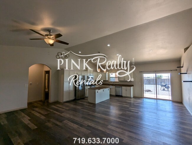 Building Photo - 1325 N Challenger Pl