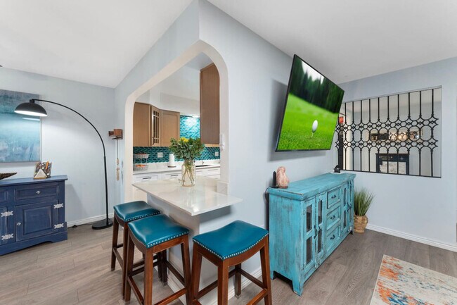 Building Photo - 11031 W Cumberland Dr