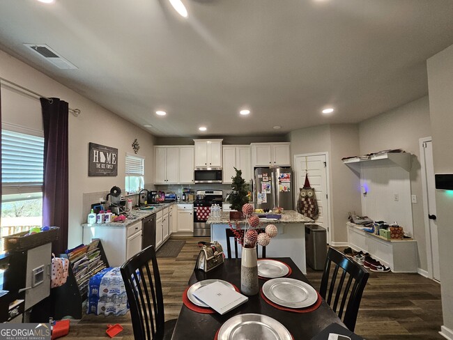 Building Photo - 4962 Zoya Ct