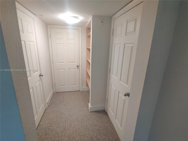 Building Photo - 2516 Centergate Dr