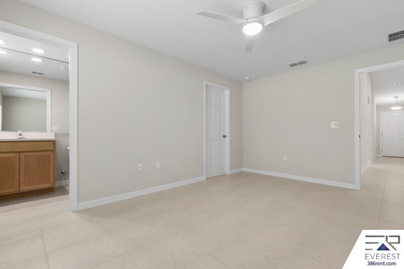 Building Photo - 14 Llovera Pl
