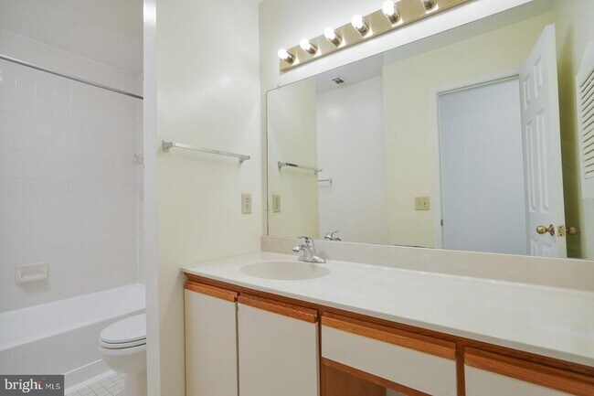 Building Photo - 5800 Inman Park Cir