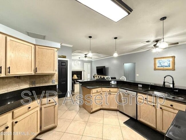 Building Photo - 12950 Deep River Way