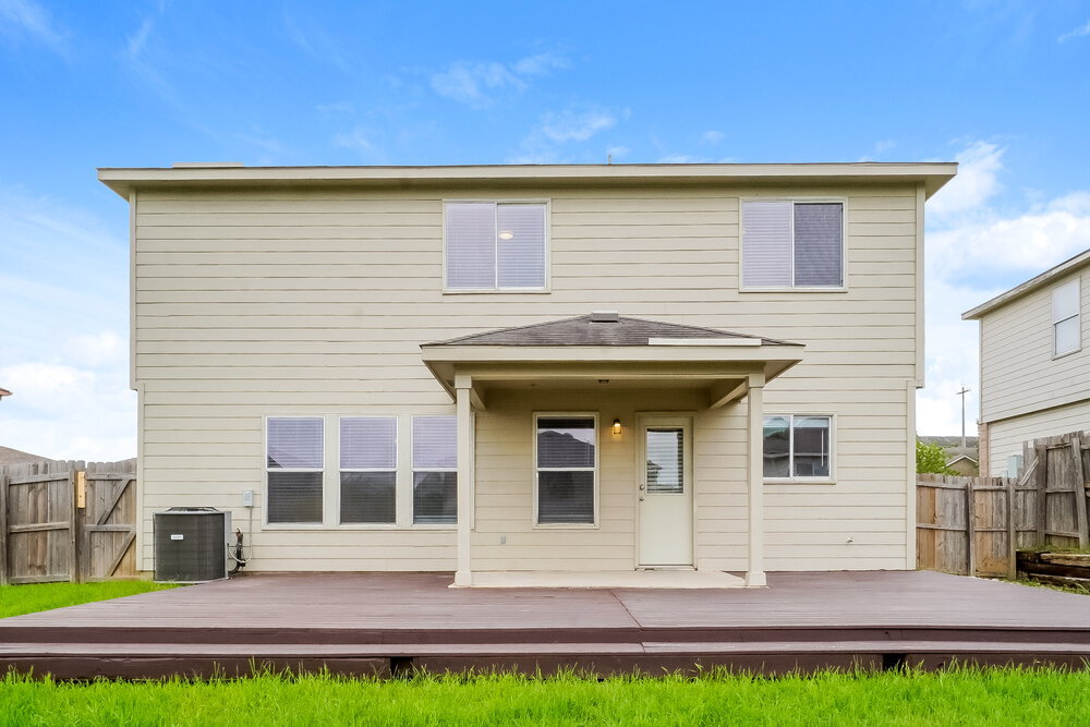 Building Photo - 228 Weeping Willow