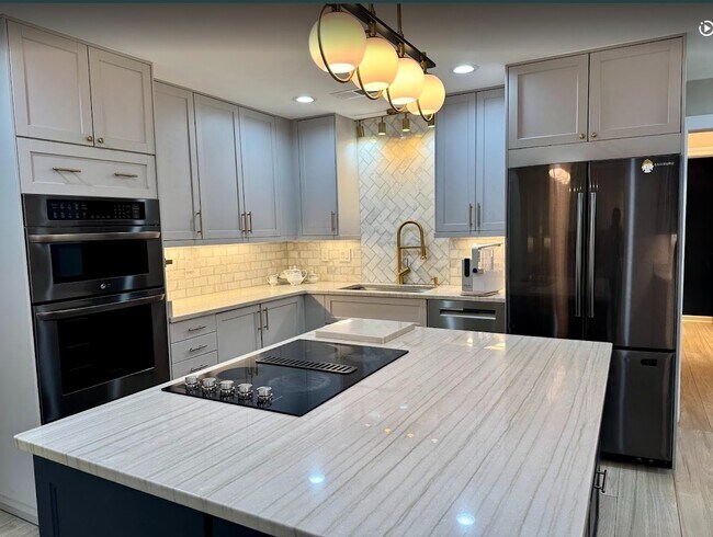 Building Photo - 2064 Prestwick Dr
