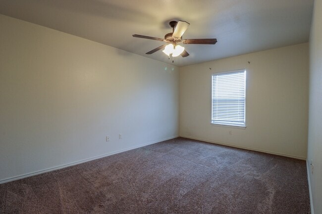 Building Photo - 9806 Avenue W