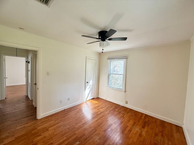 Building Photo - 1220 Thelma St