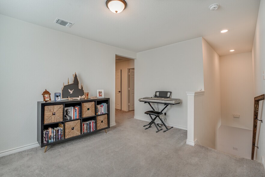 Building Photo - 1806 Overlook Bnd