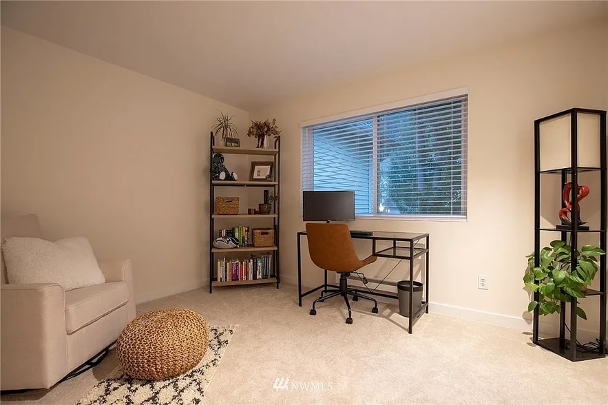 Building Photo - 6811 SE Cougar Mountain Way