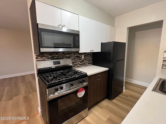 Building Photo - 12 Manchester Ct