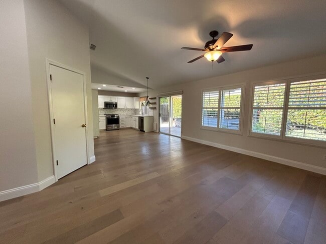 Building Photo - 248 Summer Grove Cir