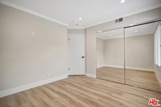 Building Photo - 4016 Cam Plano