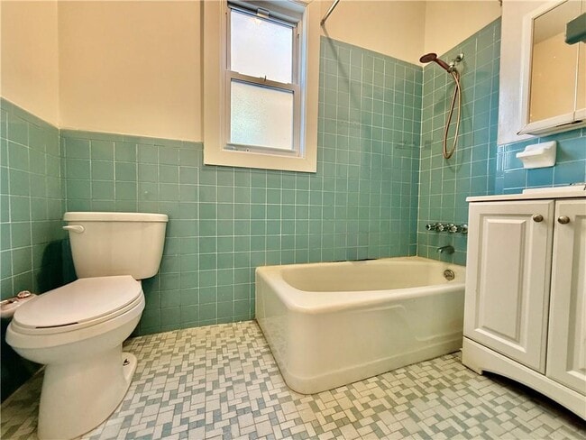 Building Photo - 2311 E 13th St