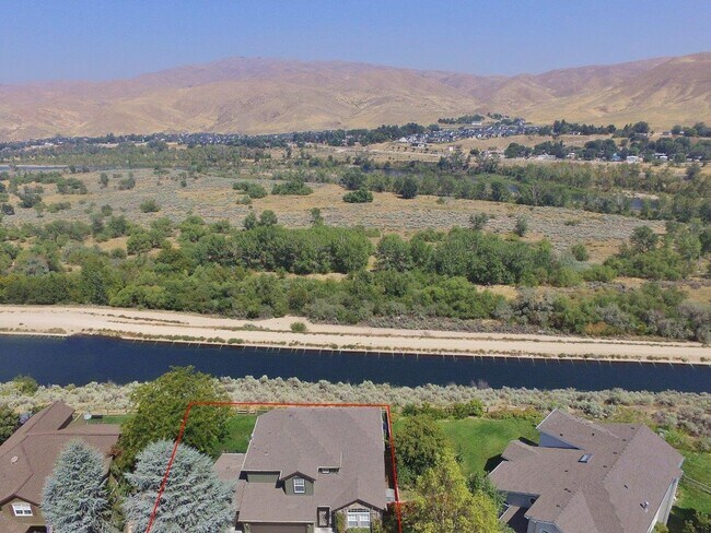 Building Photo - Immaculate Rim Home w/Stunning Views