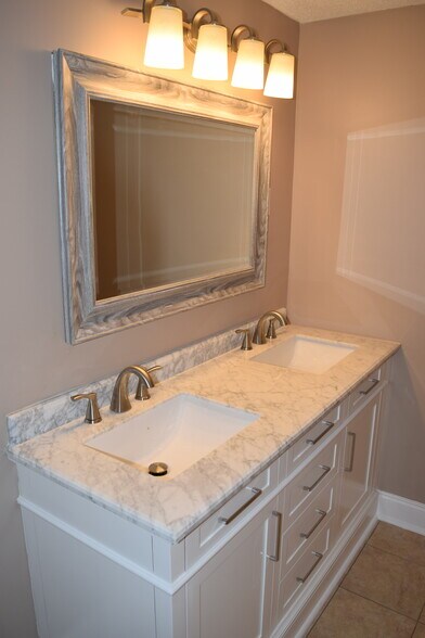 Building Photo - 8526 Madrid Ct