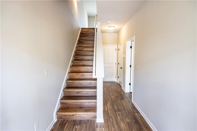 Building Photo - 3657 Princeton Ave