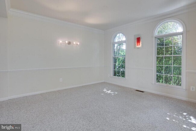 Primary Photo - 43910 Camellia St