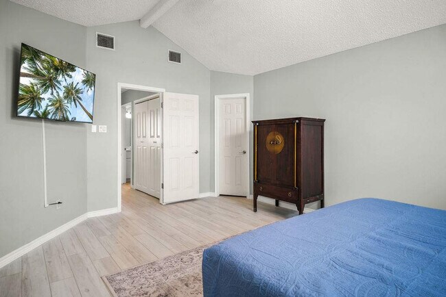 Building Photo - 15406 Gun Cay Ct