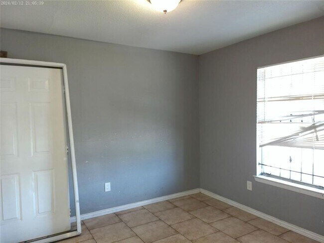 Building Photo - 7949 Lockwood Dr