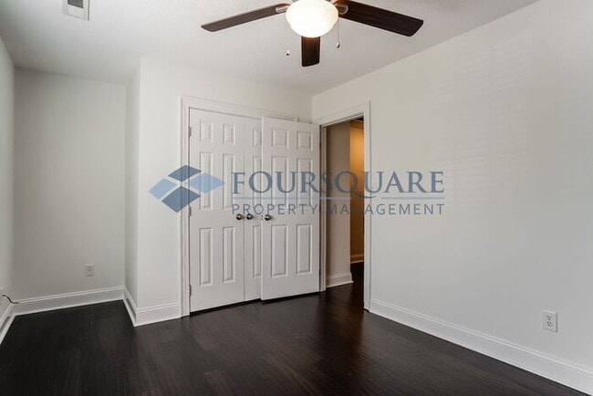 Building Photo - Townhome | Washer/ Dryer Included | Privat...