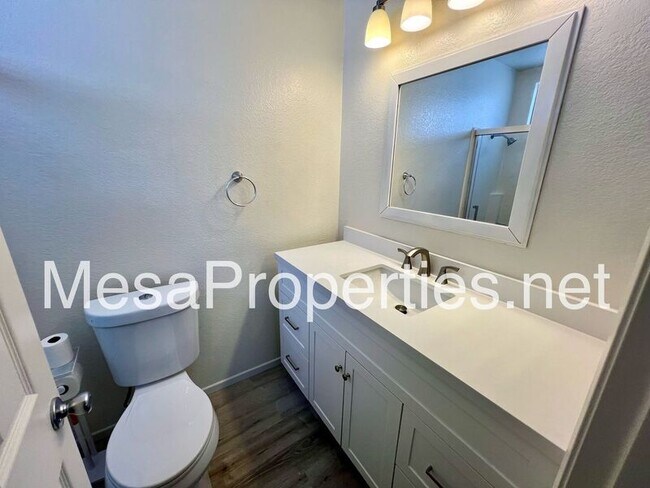 Building Photo - 11321 Oakwood Dr