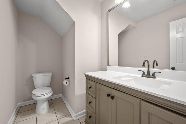 Building Photo - 6615 Broken Stone