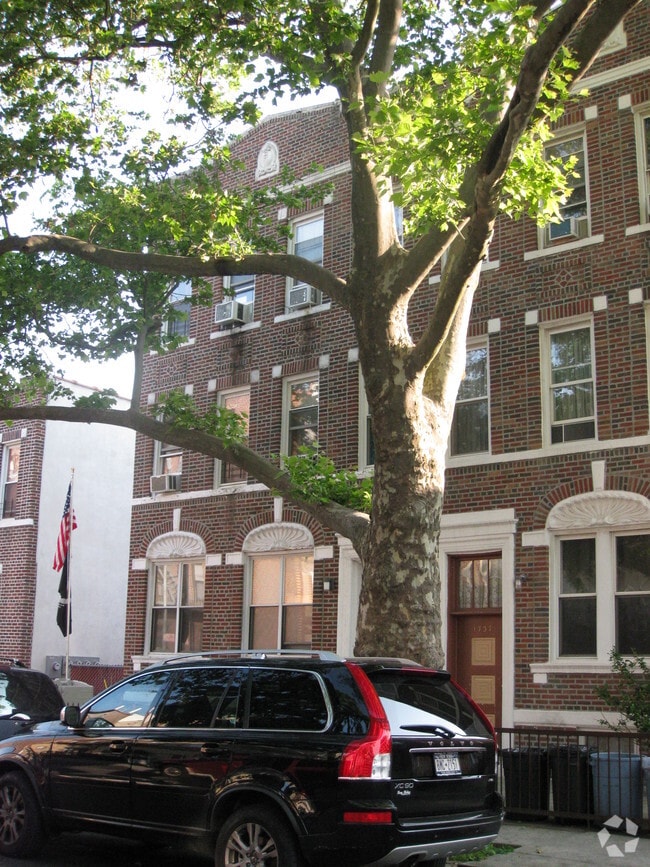 Building Photo - 1733 80th St