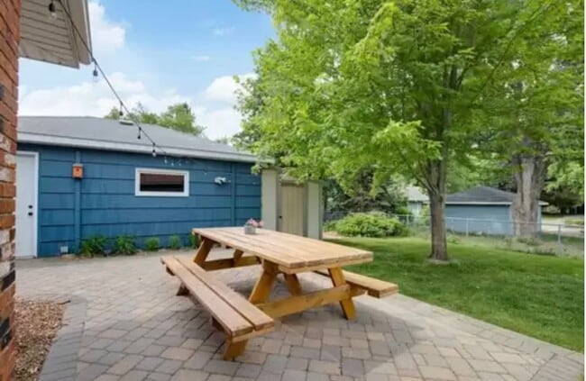 Building Photo - Beautiful 4BR 2BA Rambler in Roseville