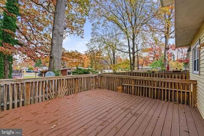 Building Photo - 314 Woodleaf Ct