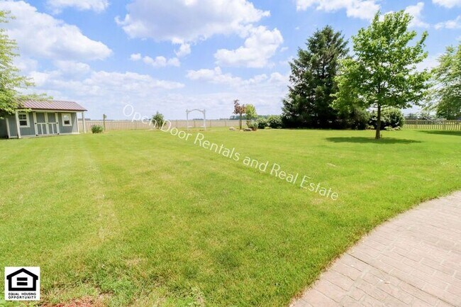 Building Photo - 11630 SR 101