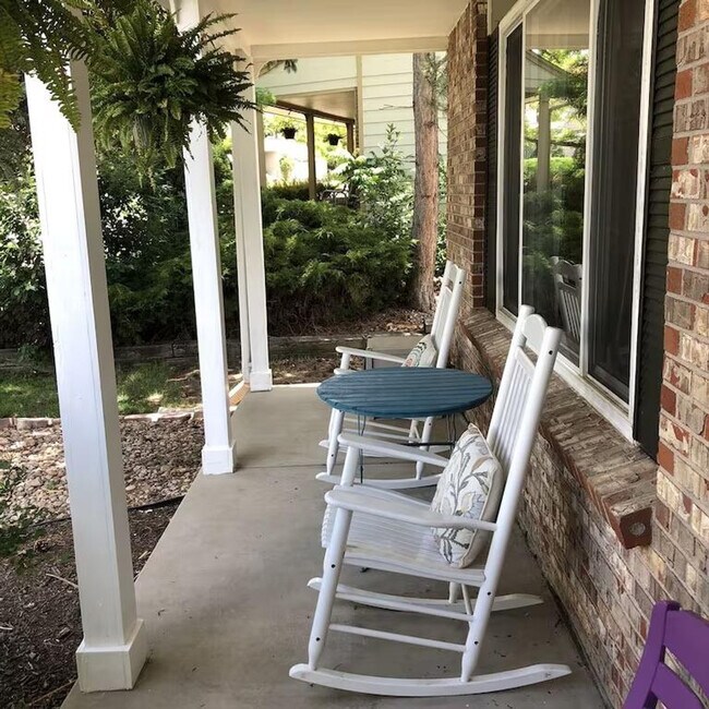 Building Photo - 3112 Rock Creek Dr