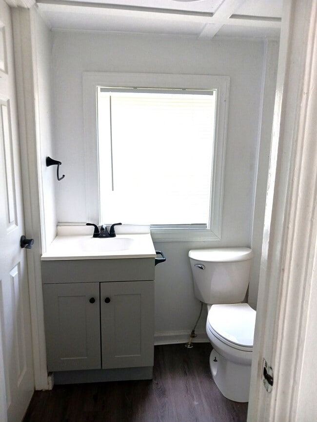 Building Photo - Two Bedroom House for Rent in Lancaster SC!