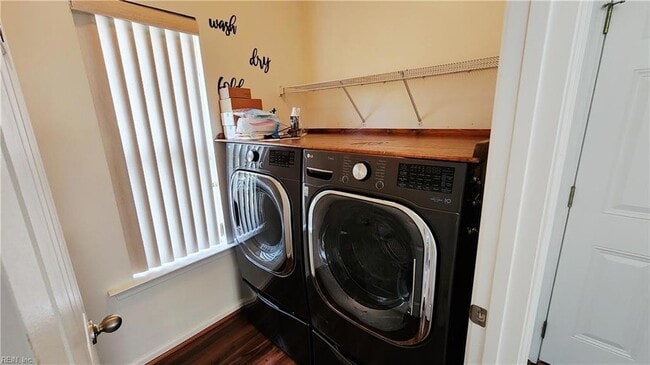 Building Photo - 805 Gem Ct