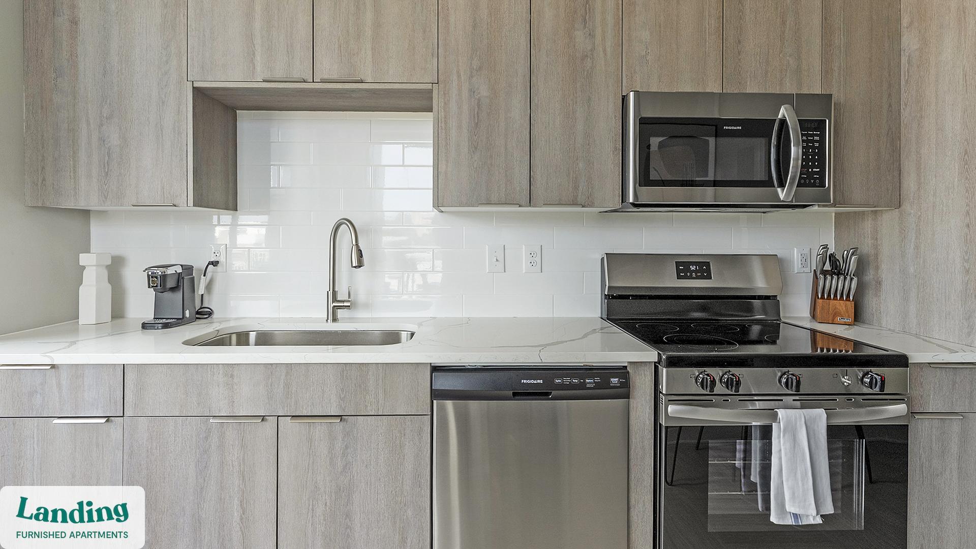 Building Photo - 600 19th St N