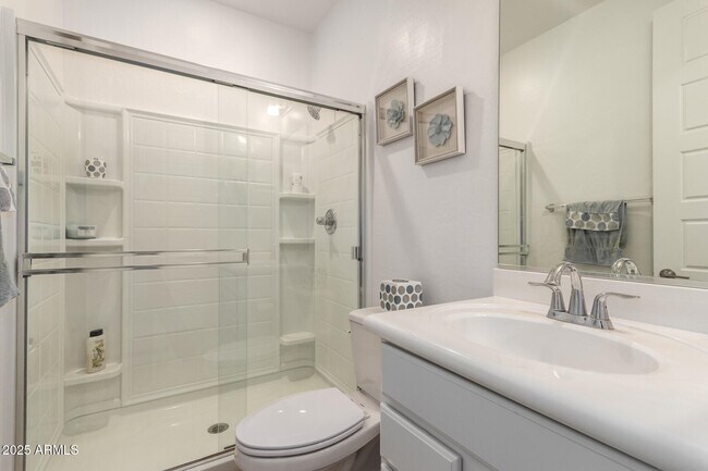 Building Photo - 5747 S Labelle