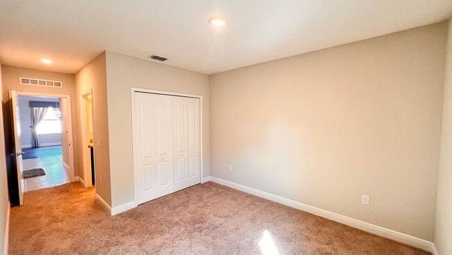 Building Photo - Immaculate 4 BR / 3 BA - With an OFFICE!