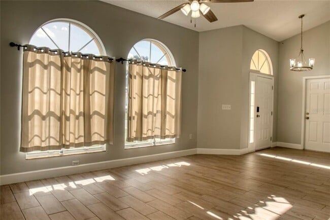 Building Photo - 1447 Kingston Way