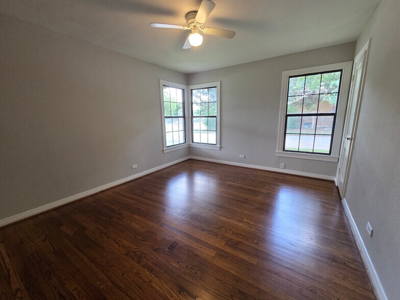 Building Photo - 1309 Shady Ln