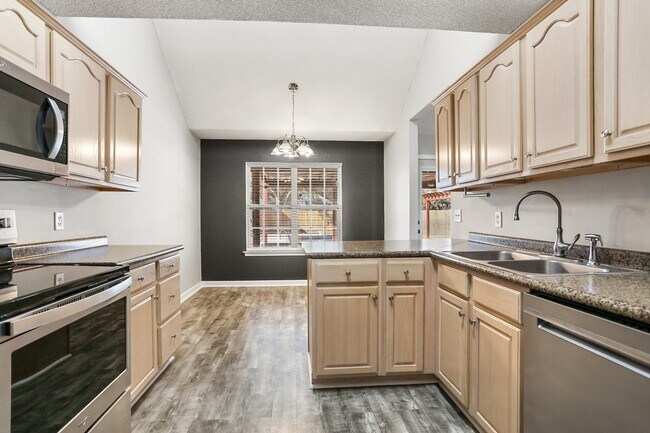 Building Photo - 204 Birch Dr