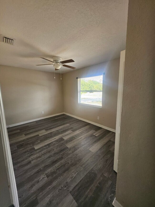 Building Photo - Single Family home in Port Charlotte