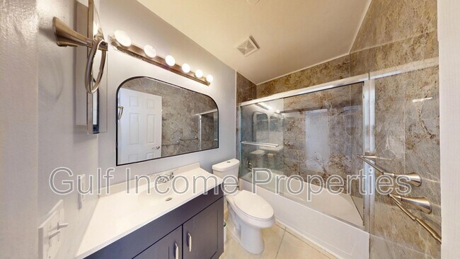 Building Photo - 704 49th St E