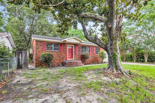 Building Photo - 2053 South Dr