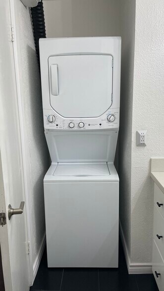 Building Photo - 704 Bering Dr