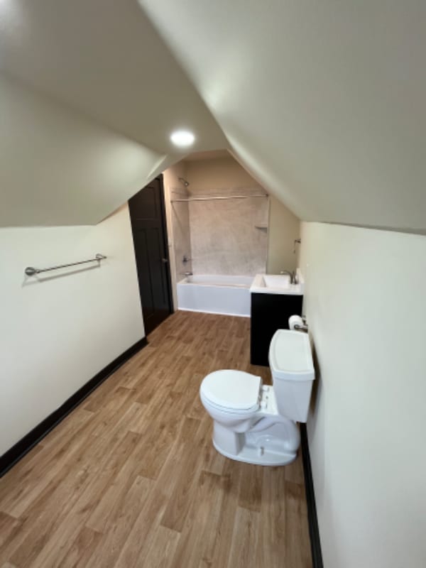 Building Photo - 917 N Vermilion St