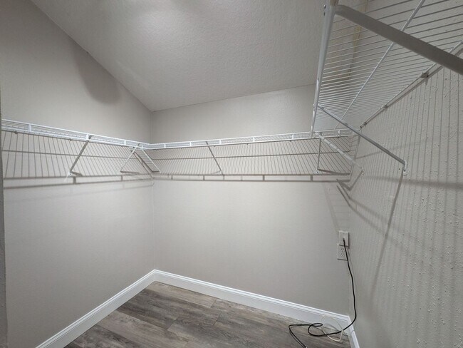 Building Photo - 5/3 Single Family Home at East Lake Cove i...