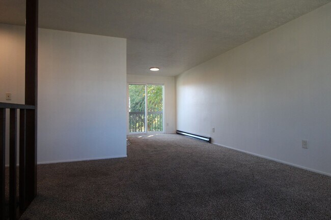 Building Photo - 828 E Gordon Ave