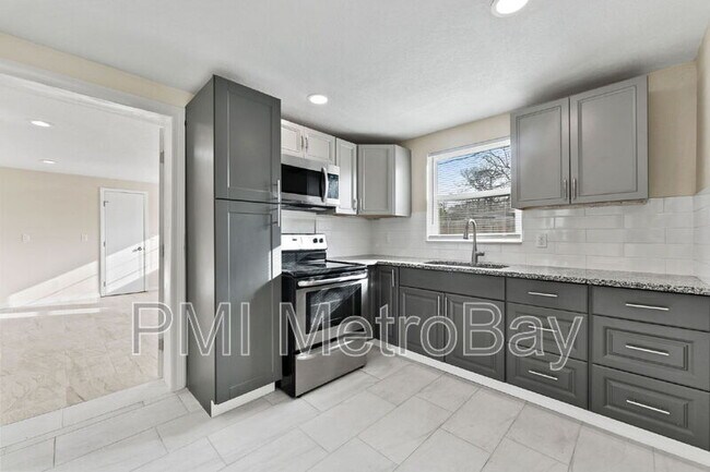 Building Photo - 5117 Mallett Dr