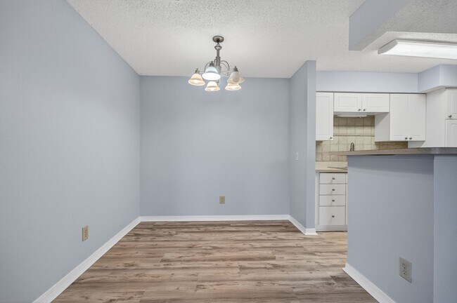 Building Photo - 10200 Belle Rive Blvd