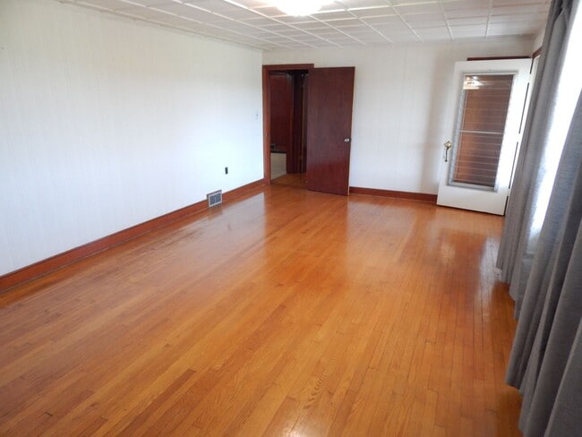 Building Photo - 3755 Dairy Rd