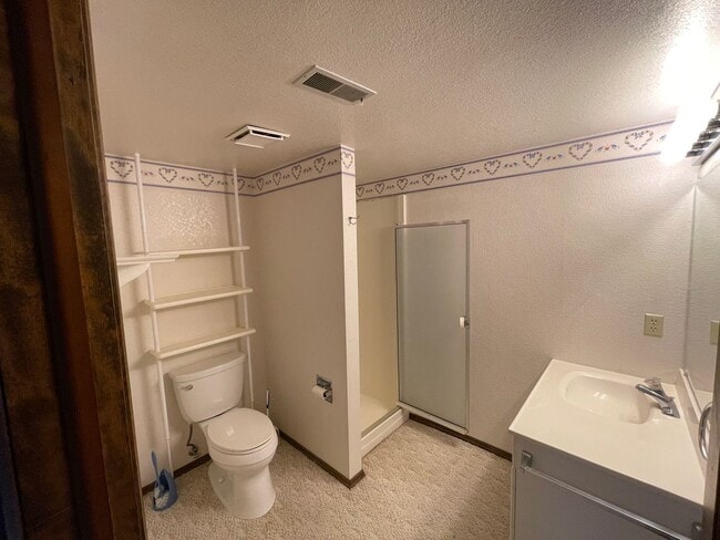 Building Photo - Spacious Condo in West Billings with a ten...